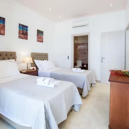 Skala Sleeps 6 Pool Air Con Wifi Villa *
