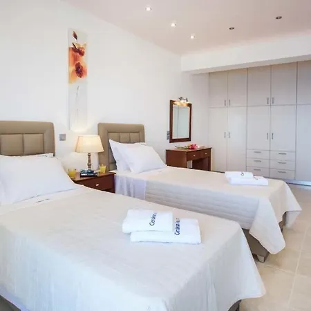 Skala Sleeps 6 Pool Air Con Wifi Spathion
